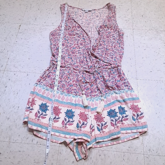 American Eagle | Colorful floral boho romper with tassels *missing clasp* - Picture 8 of 9